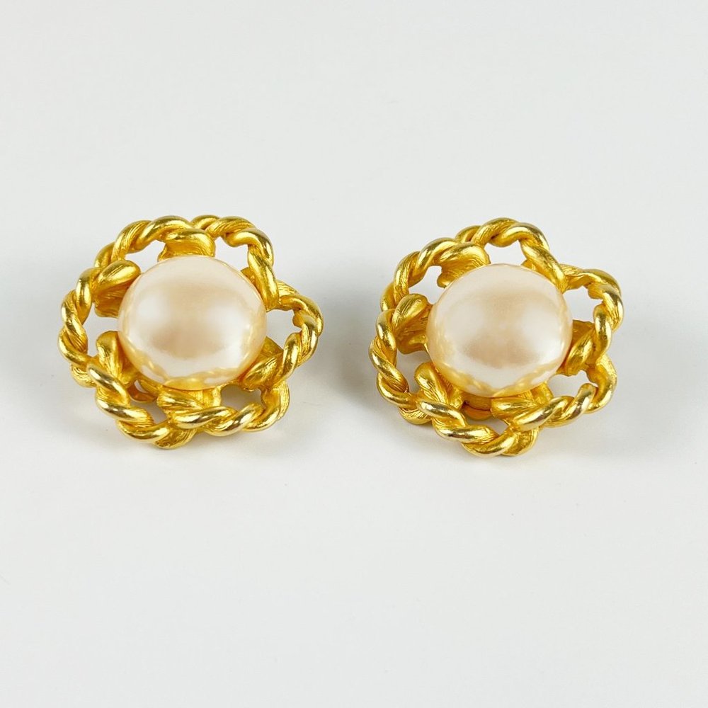 Vintage 1980s - 1990s Givenchy Gold Tone Rope Faux Mabe Pearl Floral Earrings